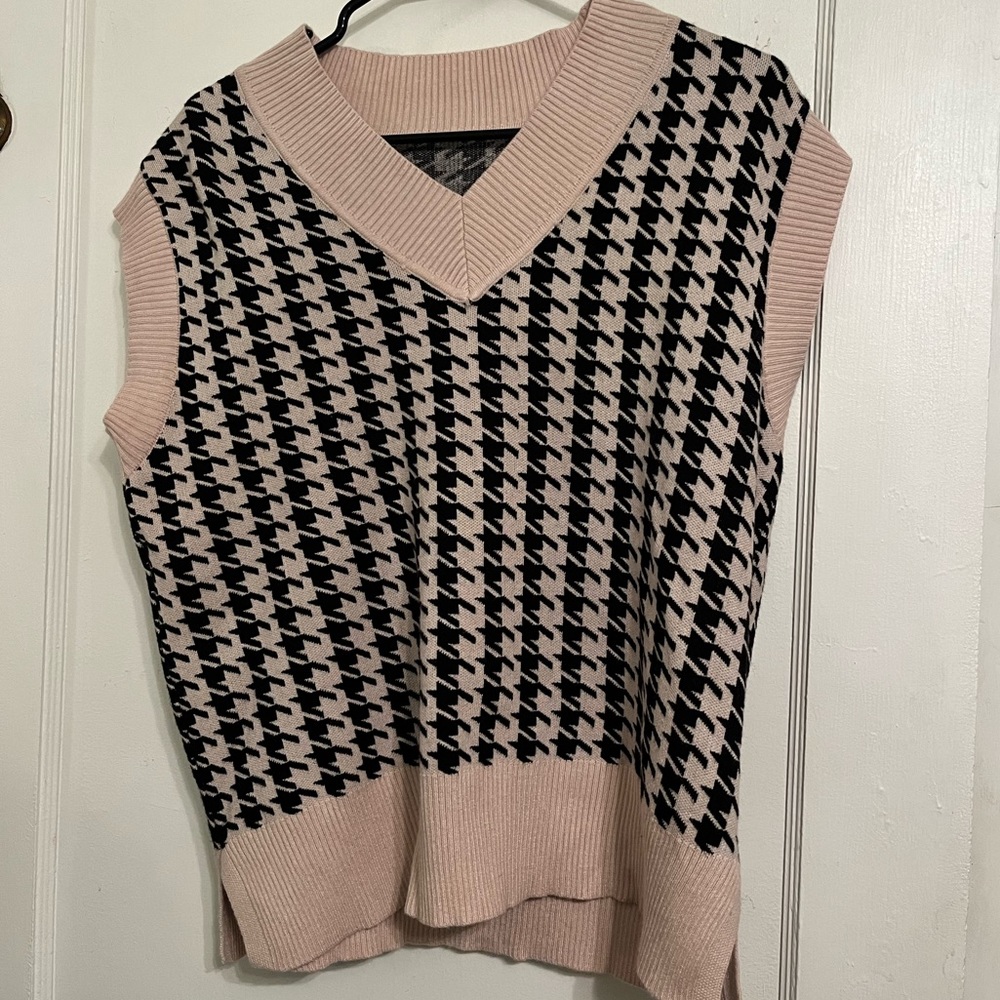 Houndstooth Sweater Vest